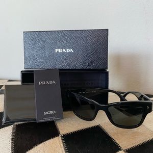 Authentic Prada SPR29R Black Sunglasses GUC